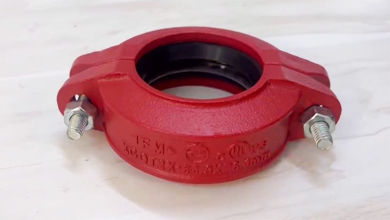 Acople reducido ranurado flexible